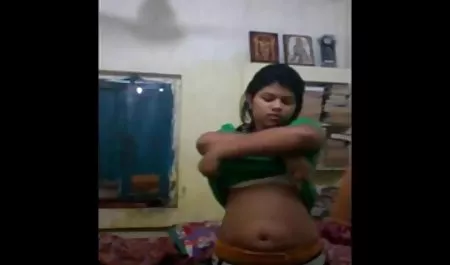 நடவடிக்கை பையன் இந்திய ஆபாச அழகான பெண்கள் சூடான துளையிட்ட பெண்.