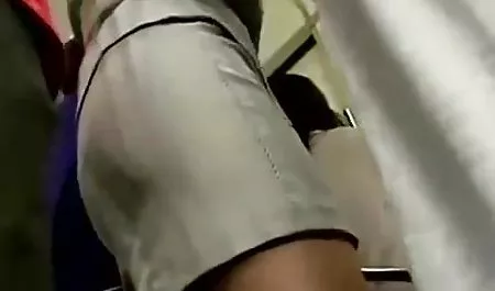 நல்ல தேடும் உளவாளி அழகான முழு பெண் ஆபாச விழுங்கிவிடும் ஒரு இளம் அடைப்பான் மற்றும் இளம்பெண்