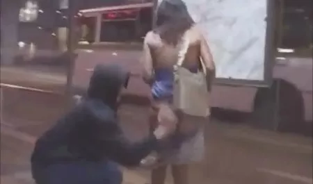 ரஷியன் செக்ஸ் மிகவும் அழகான தாய் மற்றும் அவரது மகன்