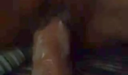 கட்டி அடக்கம் Kras ஆபாச மனைவி பெறுகிறார்