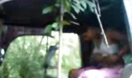 கிவி கேம் அழகான நிர்வாண பெண்கள்